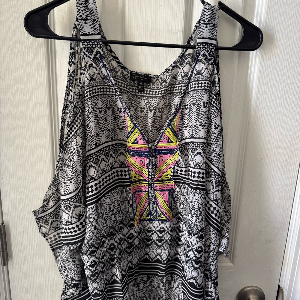 Jessica Simpson Black and White Graphic Sleeveless Tank Top